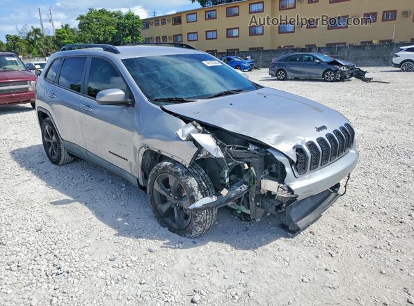 1C4PJLCB2JD540051 2018 JEEP CHEROKEE Серебряный Передняя правая четверть