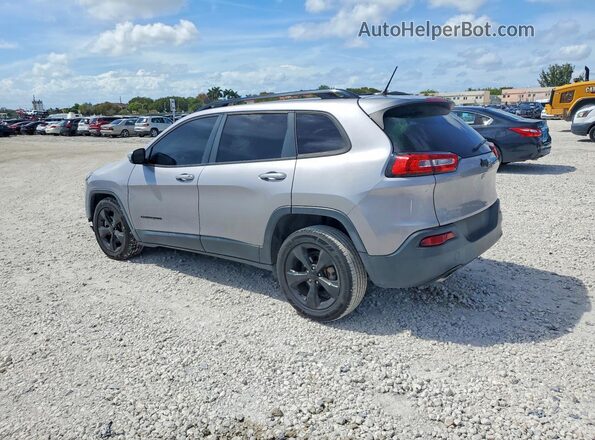 1C4PJLCB2JD540051 2018 JEEP CHEROKEE Серебряный Задняя левая четверть
