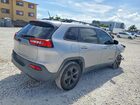 2018 Jeep Cherokee Серебряный vin: 1C4PJLCB2JD540051