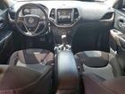2018 Jeep Cherokee Серебряный vin: 1C4PJLCB2JD540051