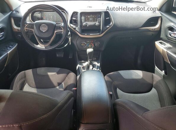 1C4PJLCB2JD540051 2018 JEEP CHEROKEE Серебряный Вид панели приборов