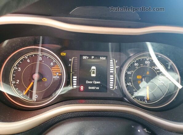 1C4PJLCB2JD540051 2018 JEEP CHEROKEE Серебряный Вид щитка приборов
