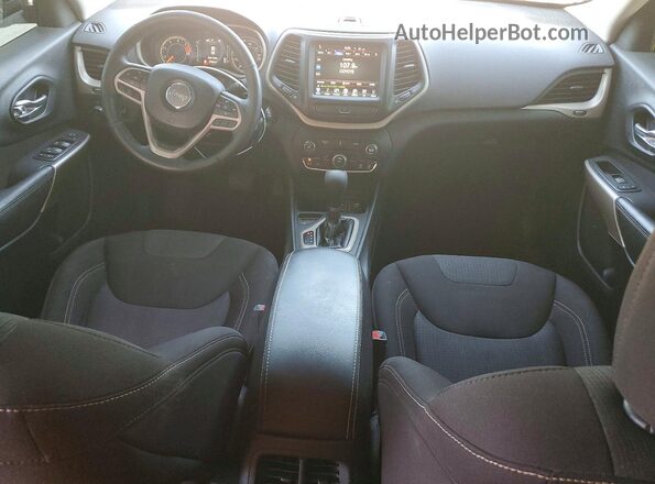 1C4PJLCB4HW604377 2017 JEEP CHEROKEE Silver Dashboard view