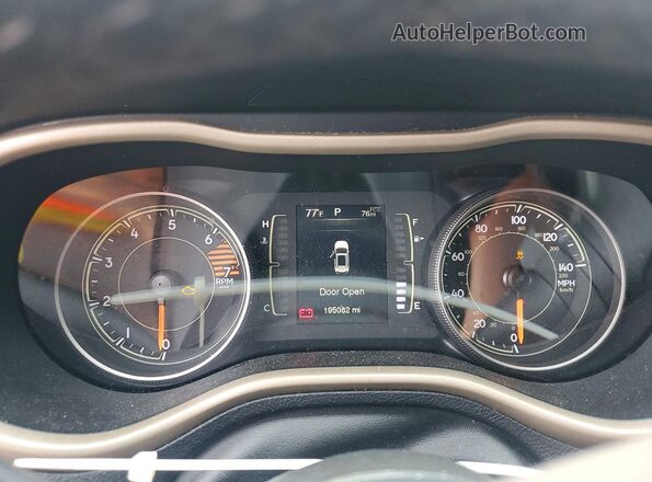 1C4PJLCB4JD518844 2018 JEEP CHEROKEE Серый Вид щитка приборов
