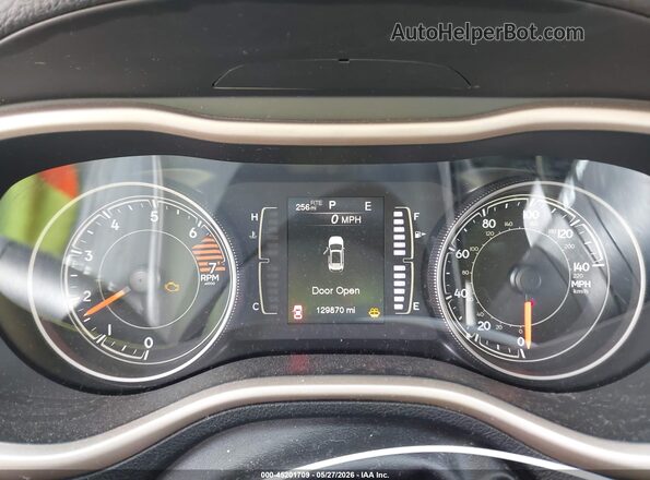 1C4PJLCB4JD620306 2018 JEEP CHEROKEE Красный Вид задних сидений