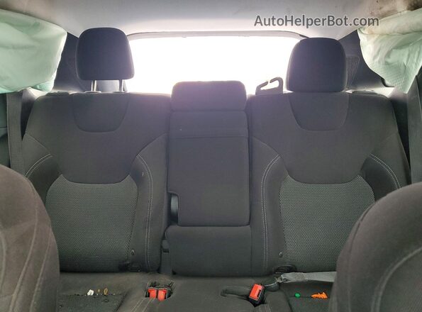 1C4PJLCB4KD284996 2019 JEEP CHEROKEE Бордовый Вид задних сидений