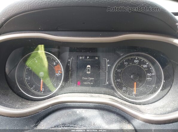 1C4PJLCB7HW516648 2017 JEEP CHEROKEE Red Vista de los asientos traseros