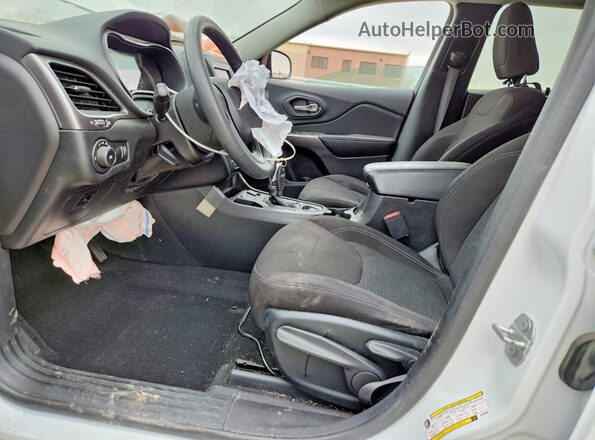 1C4PJLCB7KD300804 2019 JEEP CHEROKEE White Front interior view