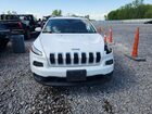 2017 Jeep Cherokee Latitude White vin: 1C4PJLCB8HD222011