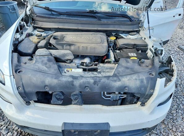 1C4PJLCB8HD222011 2017 JEEP CHEROKEE White უკანა სალონის ხედი