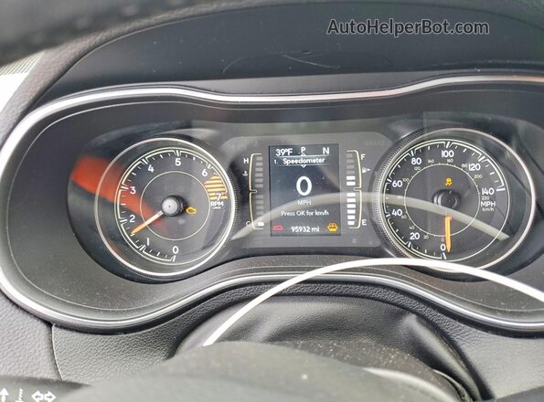 1C4PJLCB8KD122739 2019 JEEP CHEROKEE Green Սարքավորումների վահանակի տեսք