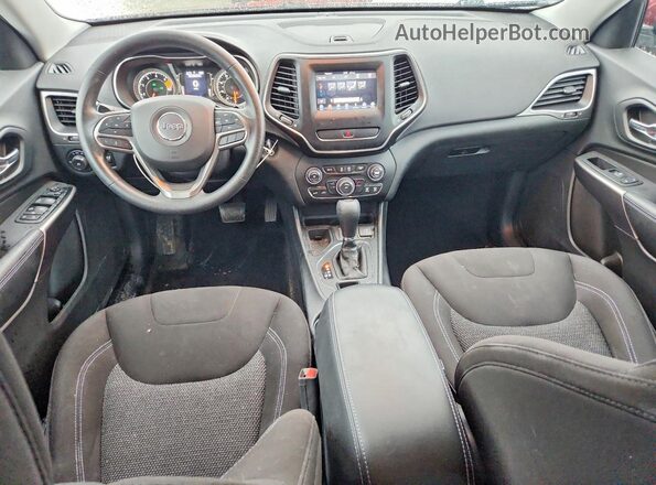 1C4PJLCB8KD128363 2019 JEEP CHEROKEE Red Widok deski rozdzielczej