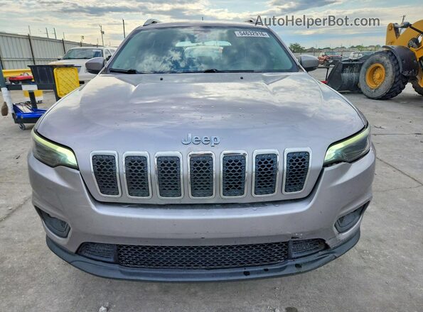 1C4PJLCBXKD396640 2019 JEEP CHEROKEE Silver Widok z przodu