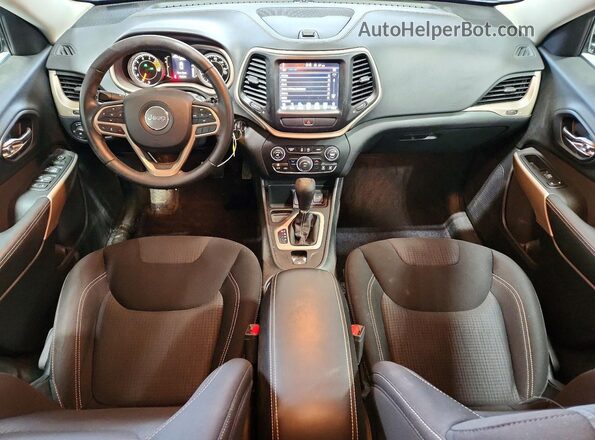 1C4PJLCS2HW642416 2017 JEEP CHEROKEE Белый Вид панели приборов