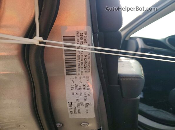 1C4PJLCS7HW642220 2017 JEEP CHEROKEE Silver Widok wnętrza 360 stopni
