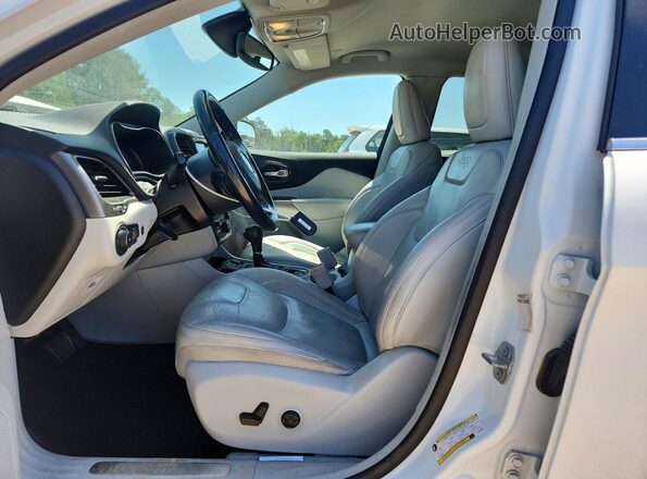 1C4PJLDB1LD610253 2020 JEEP CHEROKEE White Front interior view