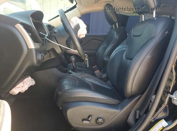 1C4PJLDB3JD563126 2018 JEEP CHEROKEE Черный Вид салона спереди