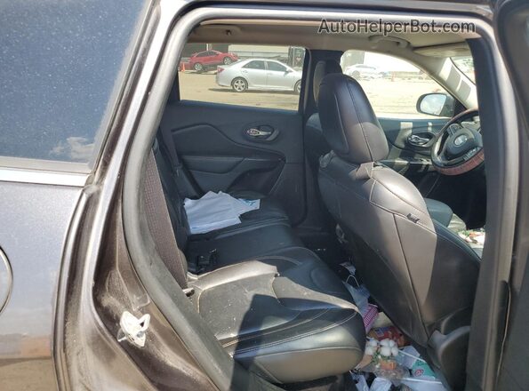 1C4PJLDBXHW516190 2017 JEEP CHEROKEE Серый Вид задней части салона