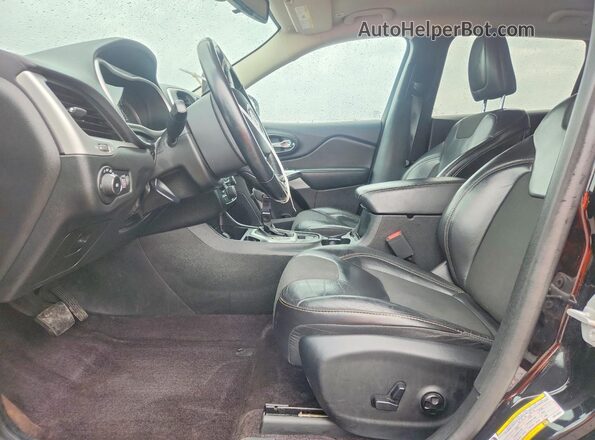 1C4PJLLB5JD618368 2018 JEEP CHEROKEE Черный Вид салона спереди