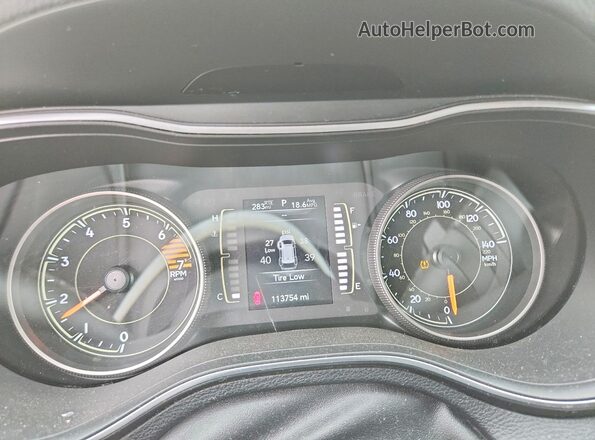 1C4PJLLB8KD357853 2019 JEEP CHEROKEE Black Widok zestawu wskaźników