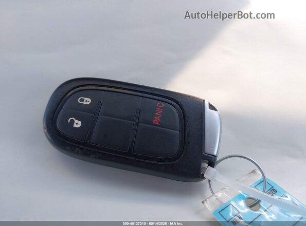 1C4PJLLB8KD411801 2019 JEEP CHEROKEE Белый Вид панели приборов