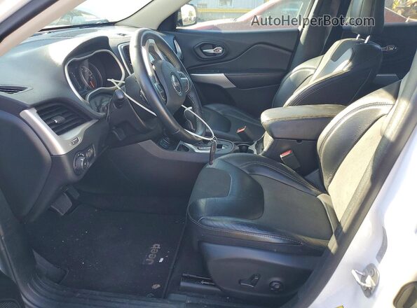 1C4PJLLX4JD519522 2018 JEEP CHEROKEE White Widok wnętrza z przodu