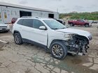 2019 Jeep Cherokee Latitude Plus White vin: 1C4PJLLX4KD469674