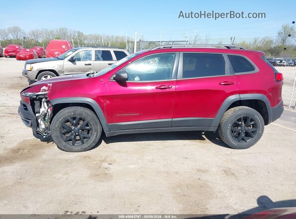 1C4PJMBBXHW635107 2017 JEEP CHEROKEE Бордовый Вид задней части салона