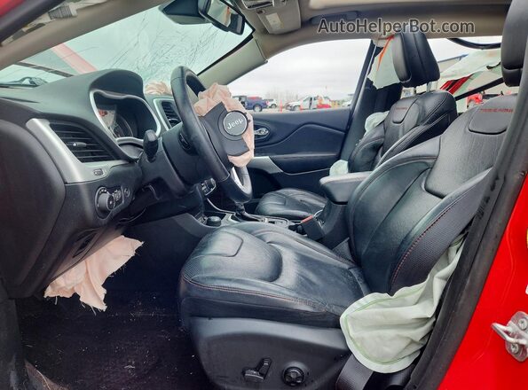 1C4PJMBS2HW574819 2017 JEEP CHEROKEE Red Вид салону спереду