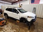 2017 Jeep Cherokee Trailhawk White vin: 1C4PJMBS4HD217573