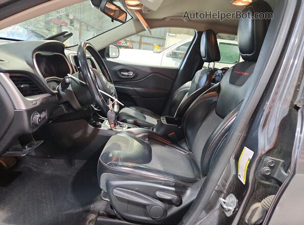 1C4PJMBS5HW544262 2017 JEEP CHEROKEE Угольный Вид салона спереди