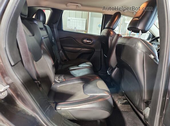 1C4PJMBS5HW544262 2017 JEEP CHEROKEE Угольный Вид задней части салона