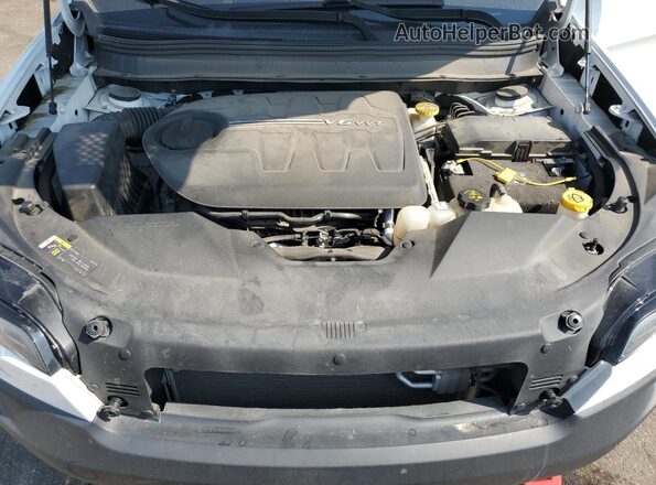 1C4PJMBX0KD288823 2019 JEEP CHEROKEE White Շարժիչի բաժամունքի տեսք