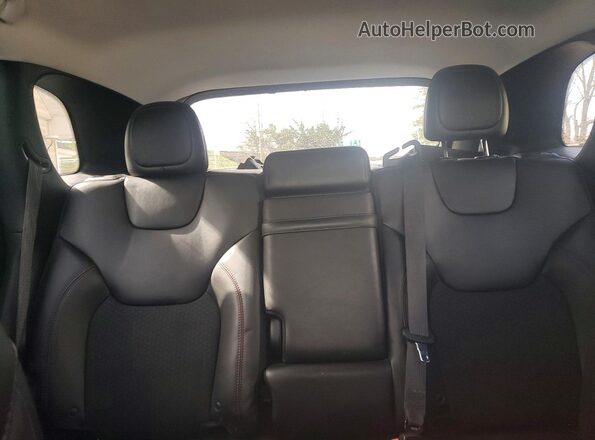 1C4PJMBX1KD397582 2019 JEEP CHEROKEE White Vista de los asientos traseros