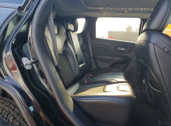 1C4PJMBX3MD182143 2021 JEEP CHEROKEE Black Rear interior view