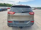 2017 Jeep Cherokee Latitude Бежевый vin: 1C4PJMCB1HW621854