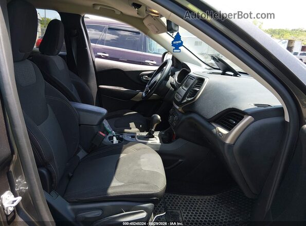 1C4PJMCB3HW632886 2017 JEEP CHEROKEE Серый Вид салона спереди