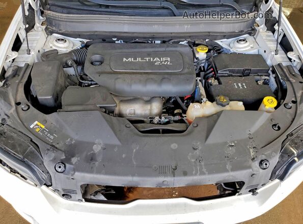 1C4PJMCB7KD183702 2019 JEEP CHEROKEE White Вид задньої частини салону