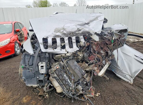 1C4PJMCB8HD217526 2017 JEEP CHEROKEE Серебряный Вид спереди