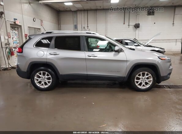1C4PJMCB8JD559287 2018 JEEP CHEROKEE Gray უკანა სალონის ხედი