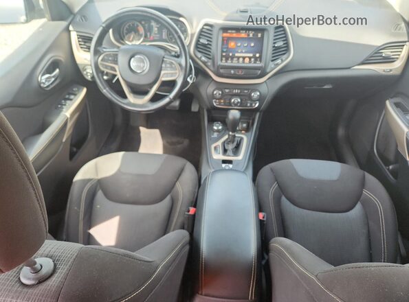 1C4PJMCS0HW581802 2017 JEEP CHEROKEE Silver Vista del salpicadero