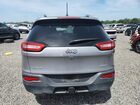 2017 Jeep Cherokee Latitude Silver vin: 1C4PJMCS0HW581802