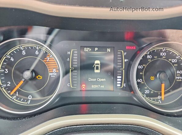 1C4PJMCS0HW609002 2017 JEEP CHEROKEE Silver Вид щитка приладів