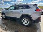 2017 Jeep Cherokee Latitude Silver vin: 1C4PJMCS0HW609002