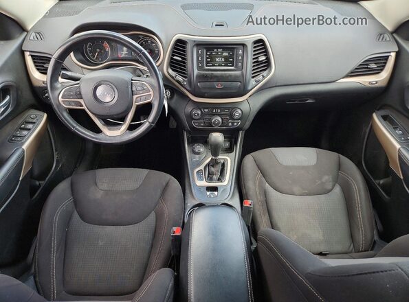 1C4PJMCS0HW609002 2017 JEEP CHEROKEE Silver Вид панелі приладів