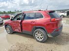 2017 Jeep Cherokee Latitude Silver vin: 1C4PJMCS5HW538749
