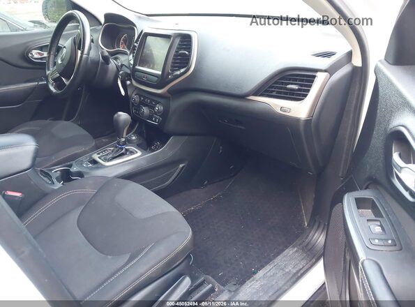 1C4PJMCS6GW237258 2016 JEEP CHEROKEE Черный Вид салона спереди