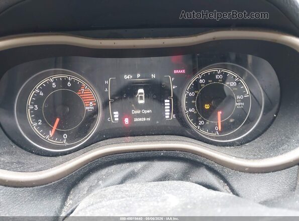 1C4PJMCS6HW556967 2017 JEEP CHEROKEE Gray Widok tylnych siedzeń