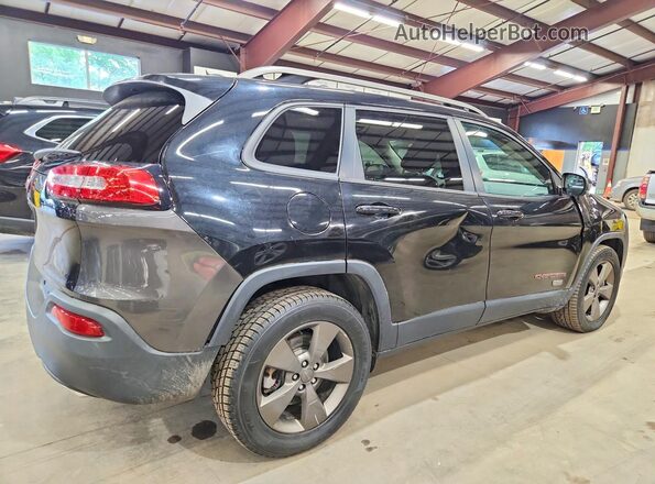 1C4PJMCS9HW545638 2017 JEEP CHEROKEE Black Tył prawy