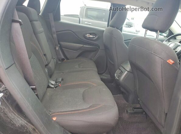 1C4PJMCSXHW578986 2017 JEEP CHEROKEE Black Rear interior view